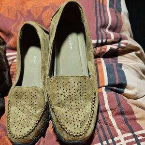 Comfortview Olive Suede Loafers